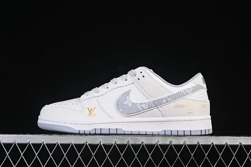 All categories Nk SB Dunk Series Nk SB Dunk Low High-end customized low-top sneakers Nike SB Dunk Low LV joint gray denim hook Anniversary high-end customized low-top casual sneakers CS1688-126